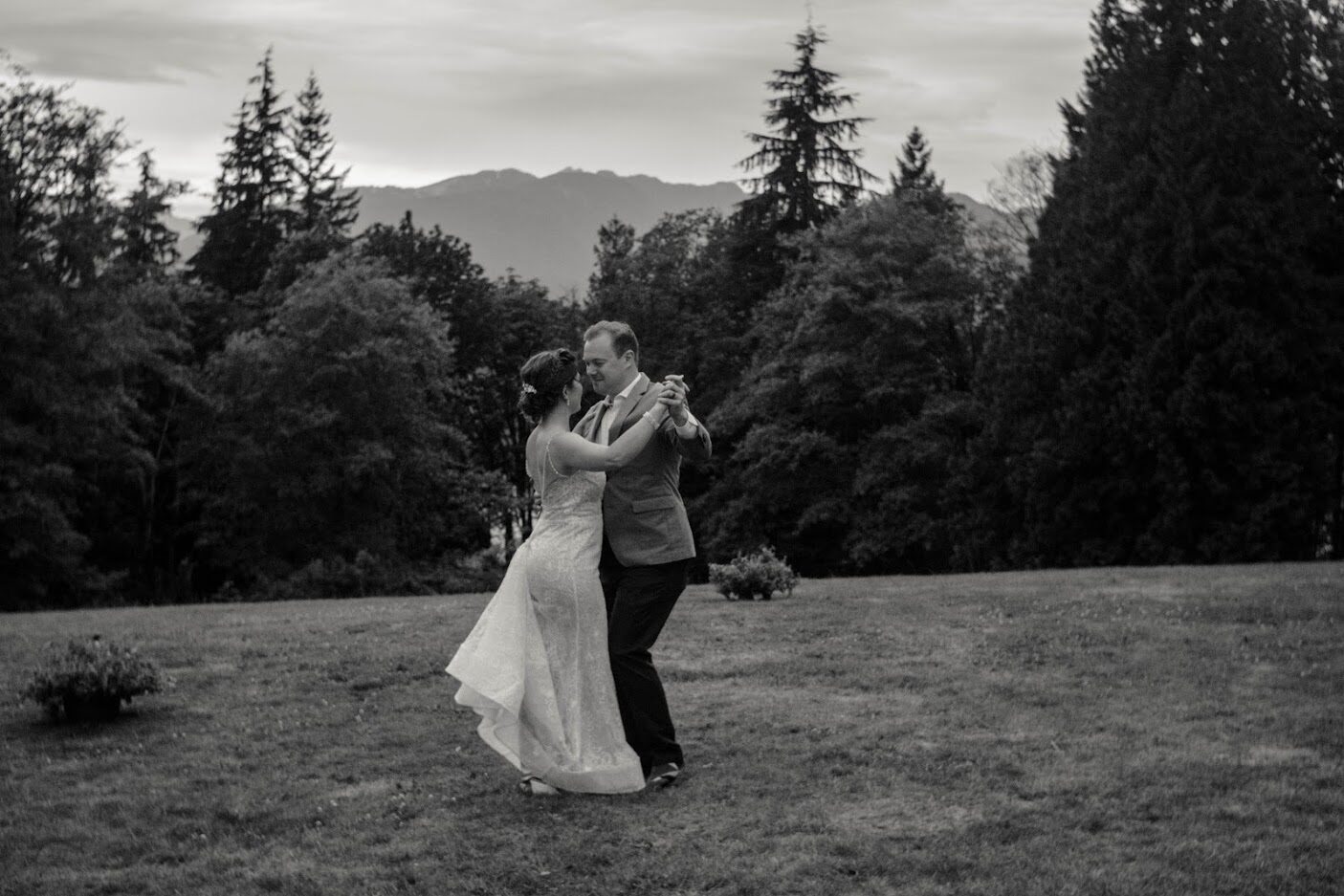 Wedding couple sharing an outdoor dance